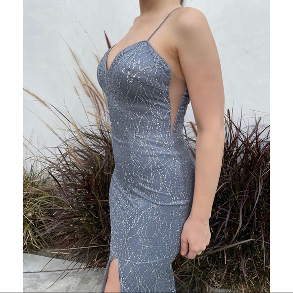 "Silver Lake" ◍ Gown / Formal / Elegant / Prom - Picture 2 of 4